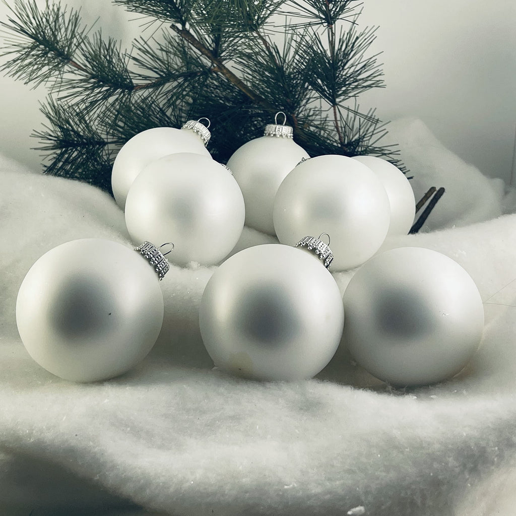 Christmas By Krebs 2 5/8" (67mm) Seamless Glass Ornament [8 Pieces], Decorated Designer Heirloom (Classic White Velvet)