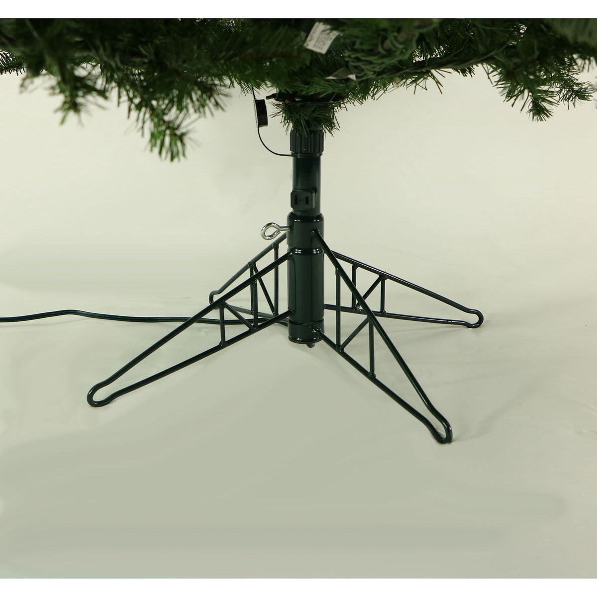 Fraser Hill Farm 6.5-Ft. Foxtail Pine Christmas Tree, FFFX065-0GR
