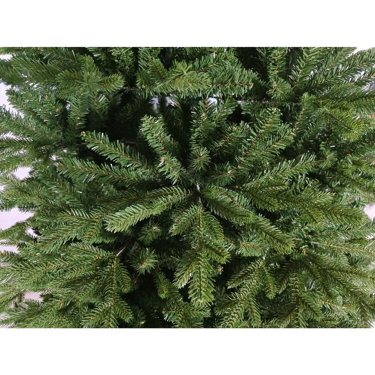 Fraser Hill Farm 9 ft Oregon Pine Christmas Tree, FFOP090-0GR